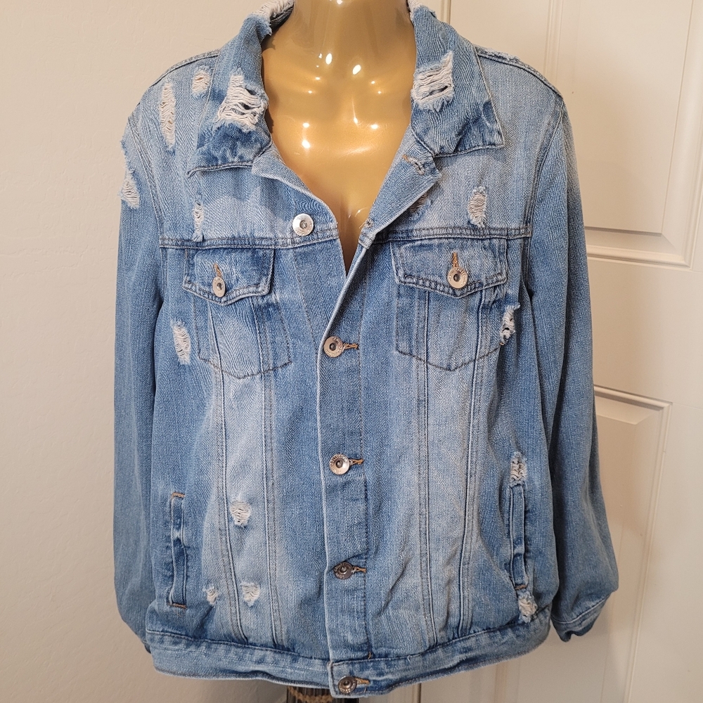 Cavalini Denim Collection Jean Jacket Womens XL Distressed Ripped Trucker Denim